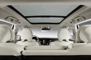 1520279_223527_New Volvo V60 interior